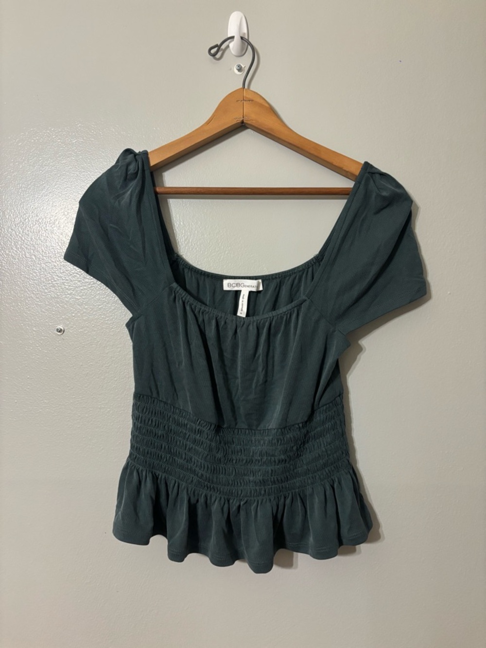 BCBG Cold Shoulder Top Ruffled Green Small